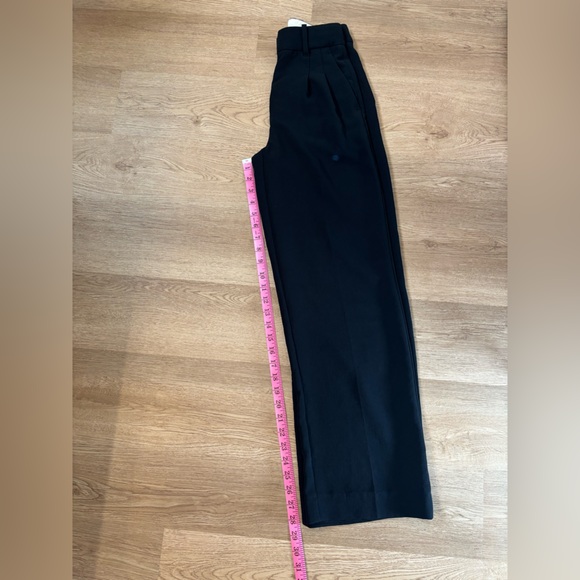 Aritzia Wilfred Effortless Pant Short - Picture 5 of 7